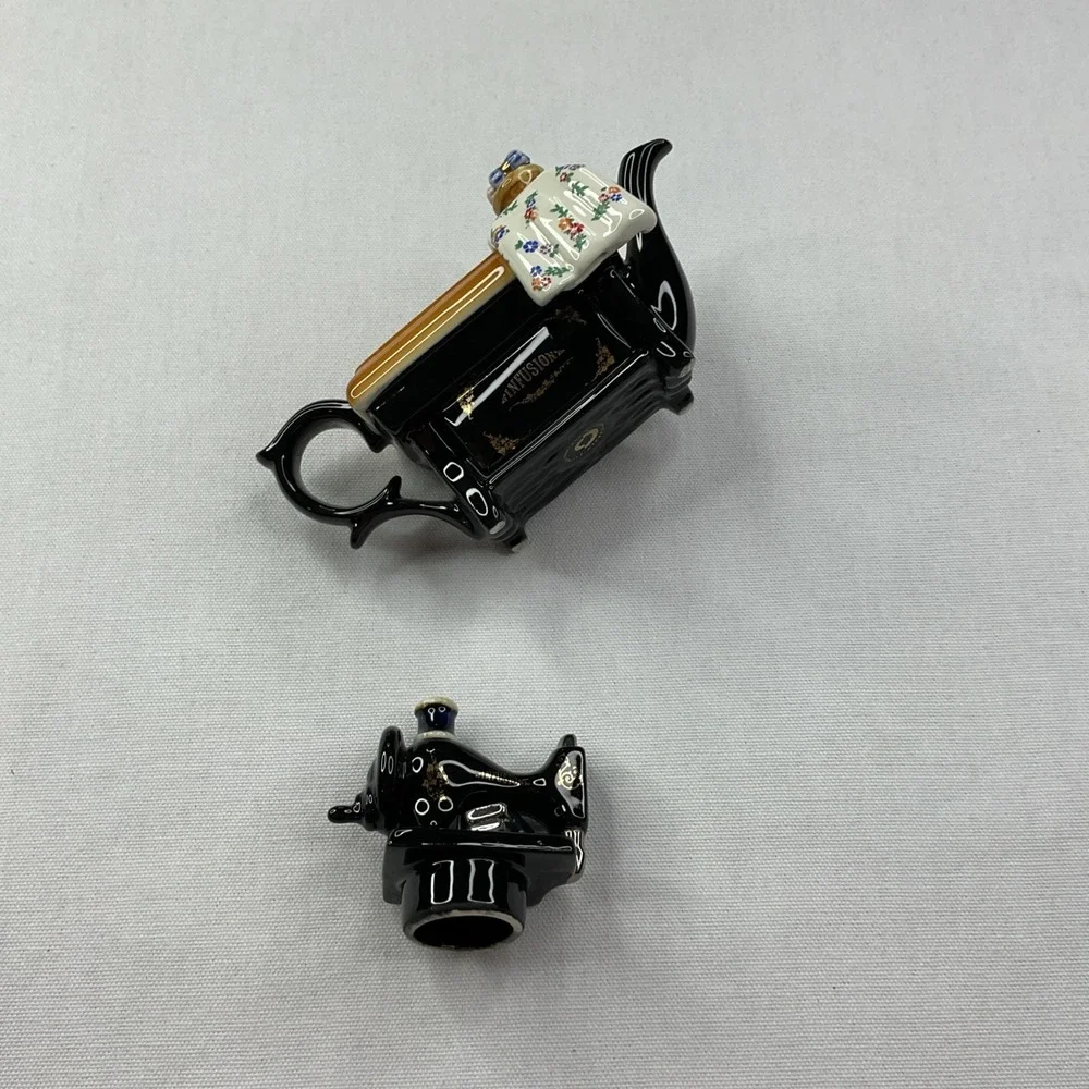 Vintage Cardew Design Porcelain Mini Infusion Sewing Machine Tea Pot England
